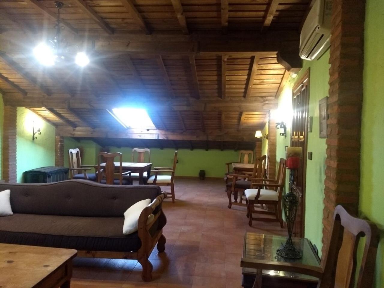 Hotel Villa De Berzocana 외부 사진
