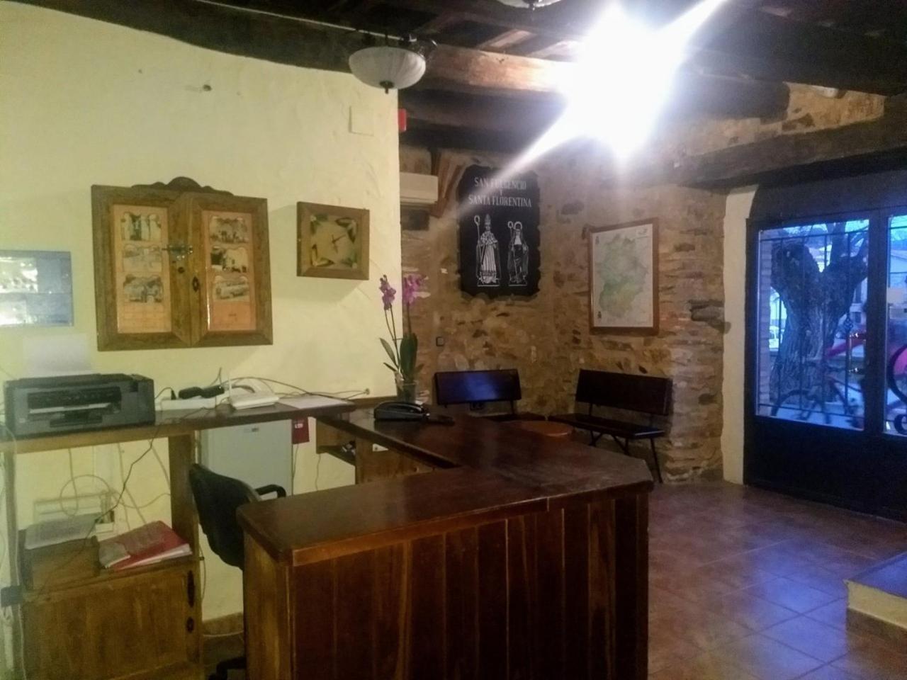 Hotel Villa De Berzocana 외부 사진